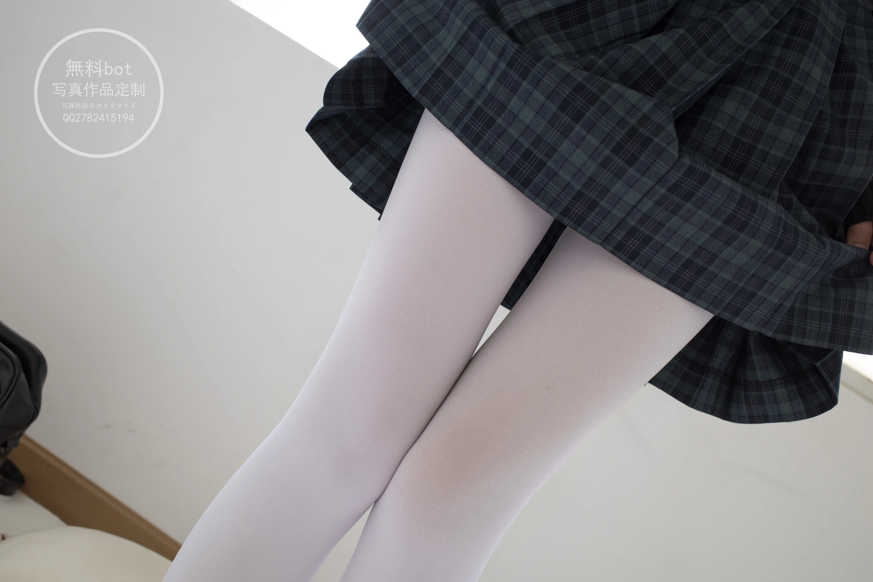 森萝财团 有料002  小香 室内JK白丝少女 [86P]插图4